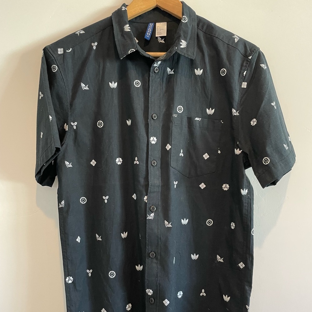 H&M Divided Hawaiian Print Short-Sleeve